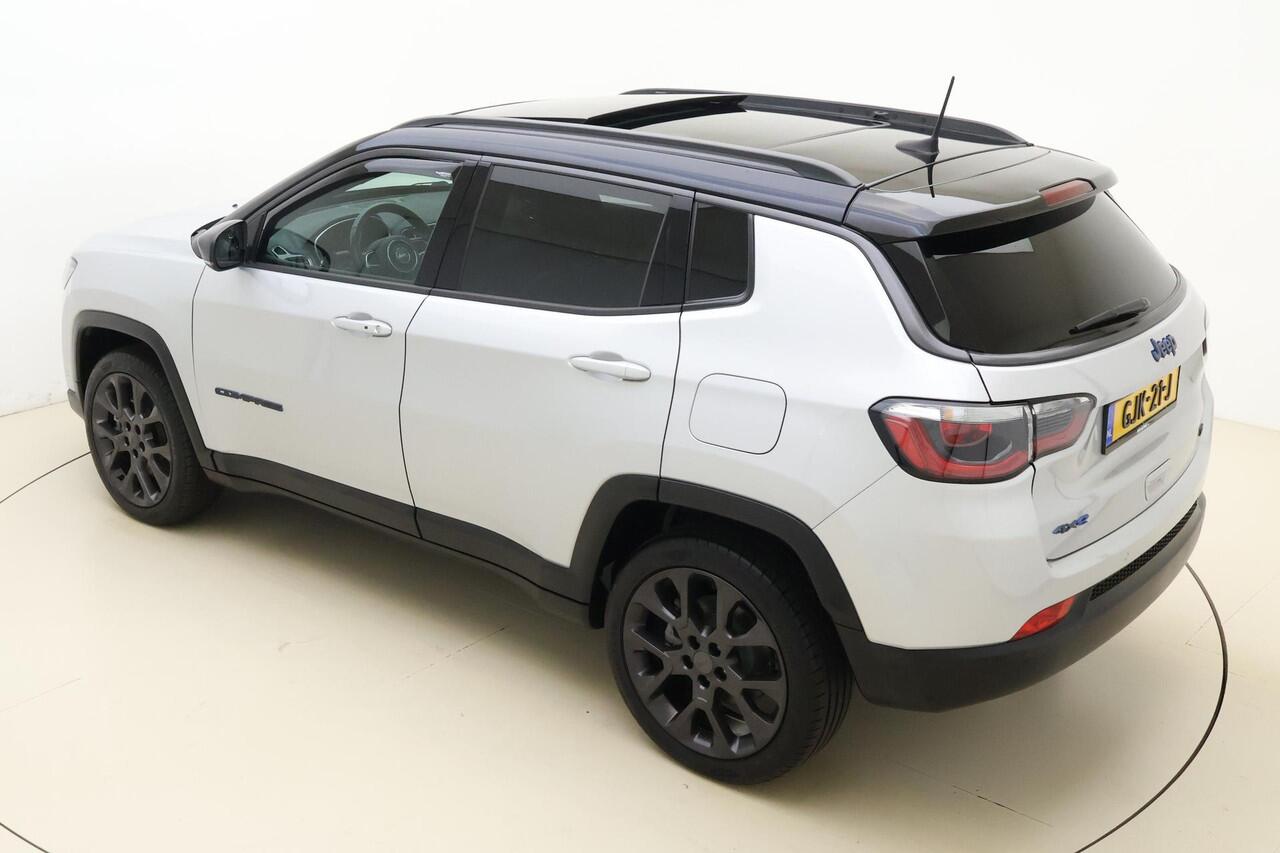 Jeep COMPASS 4xe 240 Plug-in Hybrid Electric Trailhawk Automaat | Lederen bekleding | Navigatie | Stoel & Stuurverwarming | Zwart dak | Camera | Afneembare trekhaak