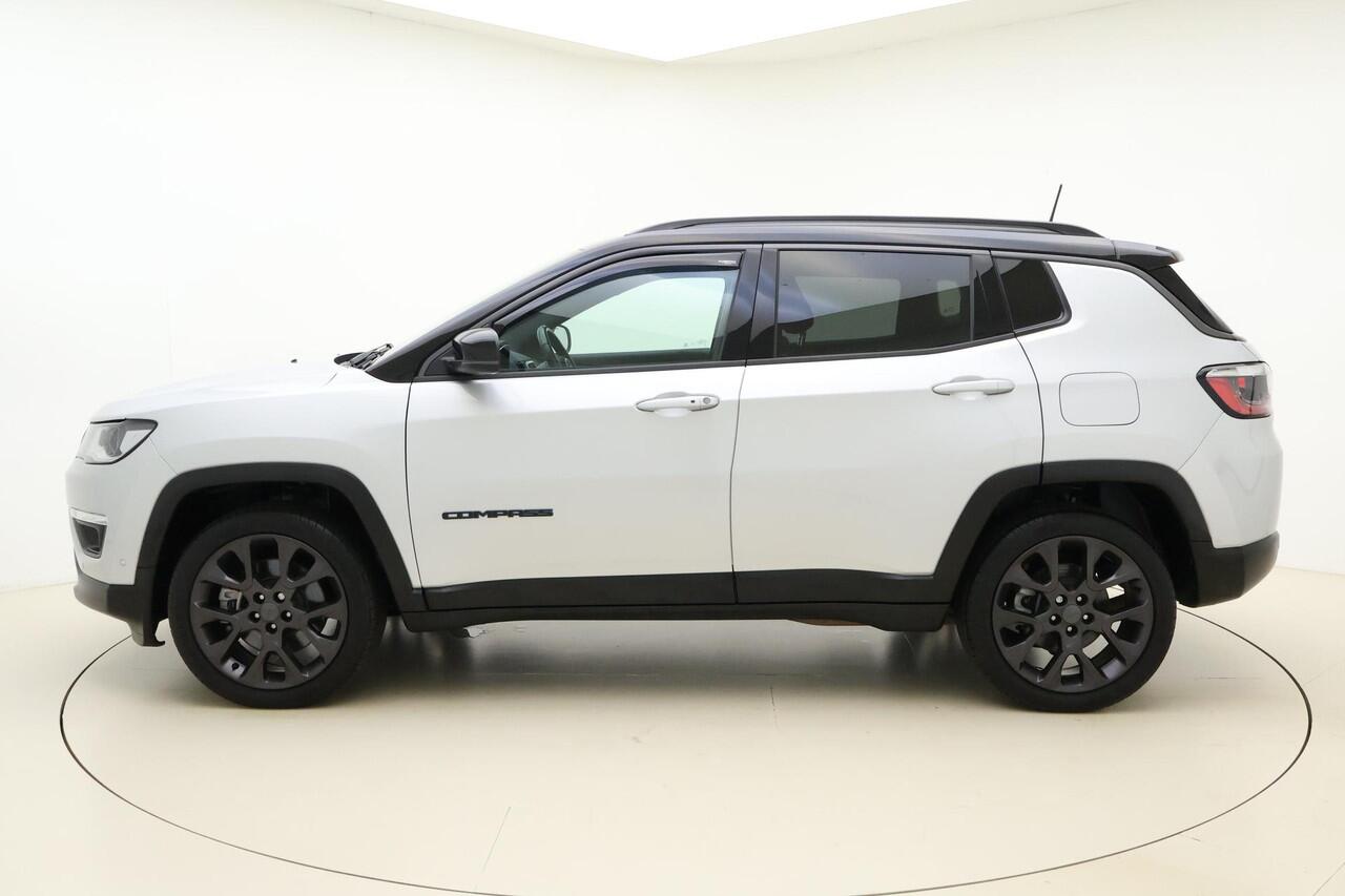 Jeep COMPASS 4xe 240 Plug-in Hybrid Electric Trailhawk Automaat | Lederen bekleding | Navigatie | Stoel & Stuurverwarming | Zwart dak | Camera | Afneembare trekhaak