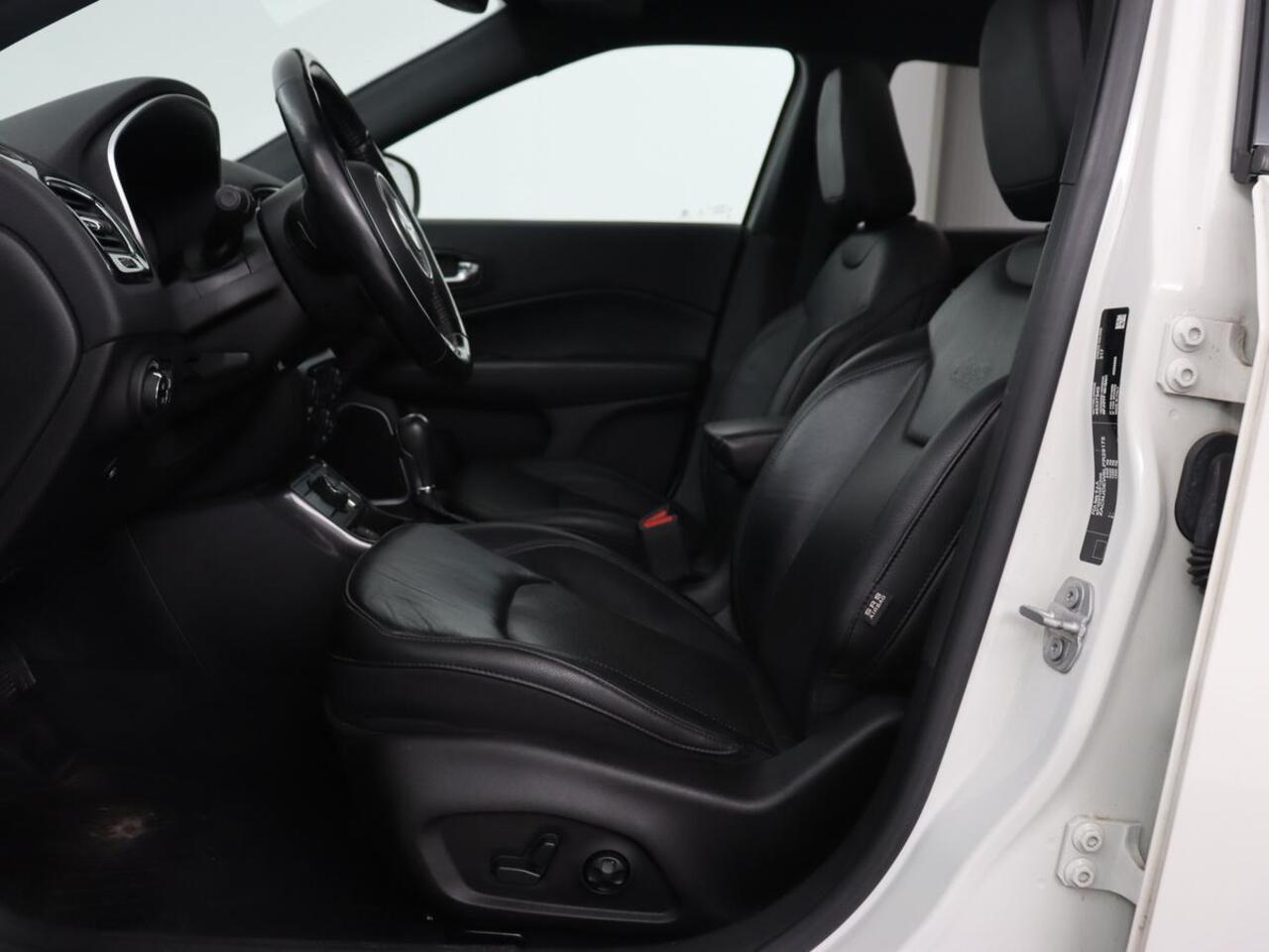 Jeep COMPASS 4xe 240 Plug-in Hybrid Electric S | Panoramadak | Leder | Stoelverwarming | Carplay | Camera | Navigatie | Keyless