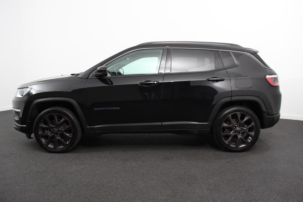 Jeep COMPASS 4xe 240 Plug-in Hybrid S | Navigatie | Apple Carplay/Android auto | Climate Control | Parkeersensoren | Camera | Elektrisch verstelbare bestuurderstoel | Xenon koplampen | Stoelverwarming | Elektrische achterklep | Afneembare trekhaak