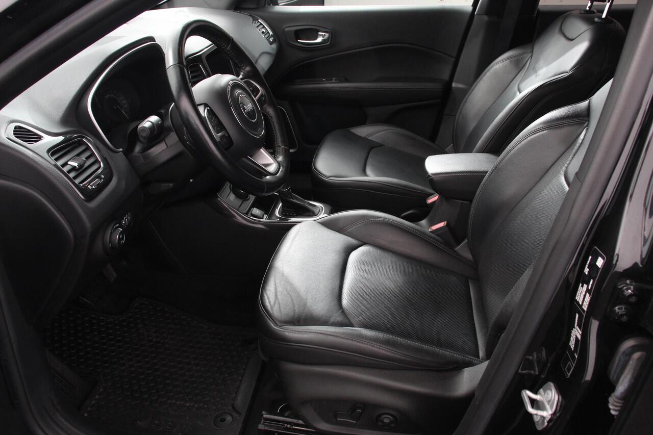 Jeep COMPASS 4xe 240 Plug-in Hybrid S | Navigatie | Apple Carplay/Android auto | Climate Control | Parkeersensoren | Camera | Elektrisch verstelbare bestuurderstoel | Xenon koplampen | Stoelverwarming | Elektrische achterklep | Afneembare trekhaak