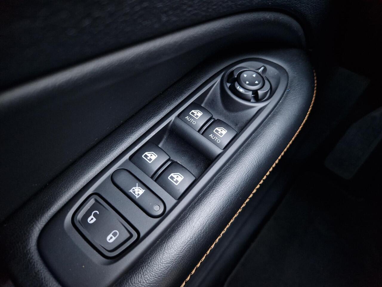 Jeep COMPASS 1.3T Limited Automaat | Trekhaak | BSD | DAB | Camera | Navi | Clima |