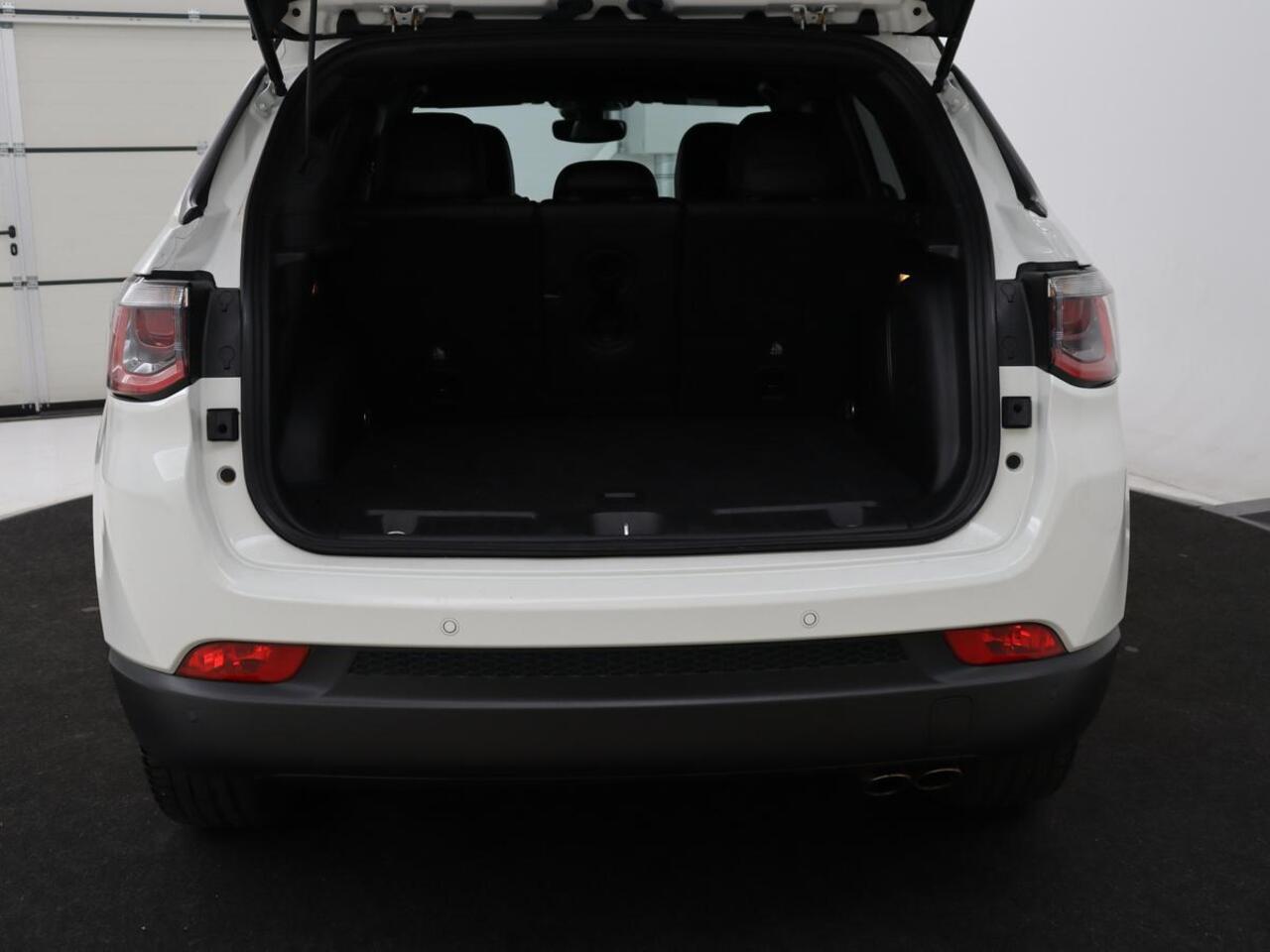 Jeep COMPASS 4xe 240 Plug-in Hybrid Electric S | Leder | Stoel & stuurverwarming | Alpine Sound | Camera | Bi-Xenon | Memory | Keyless | Carplay | Navigatie | PHEV