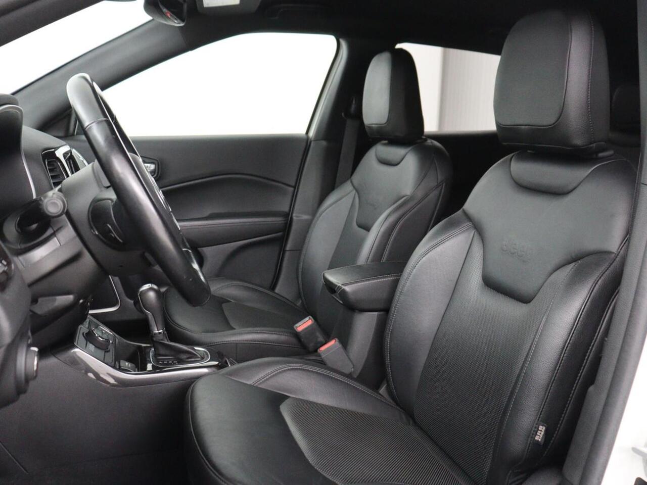Jeep COMPASS 4xe 240 Plug-in Hybrid Electric S | Leder | Stoel & stuurverwarming | Alpine Sound | Camera | Bi-Xenon | Memory | Keyless | Carplay | Navigatie | PHEV