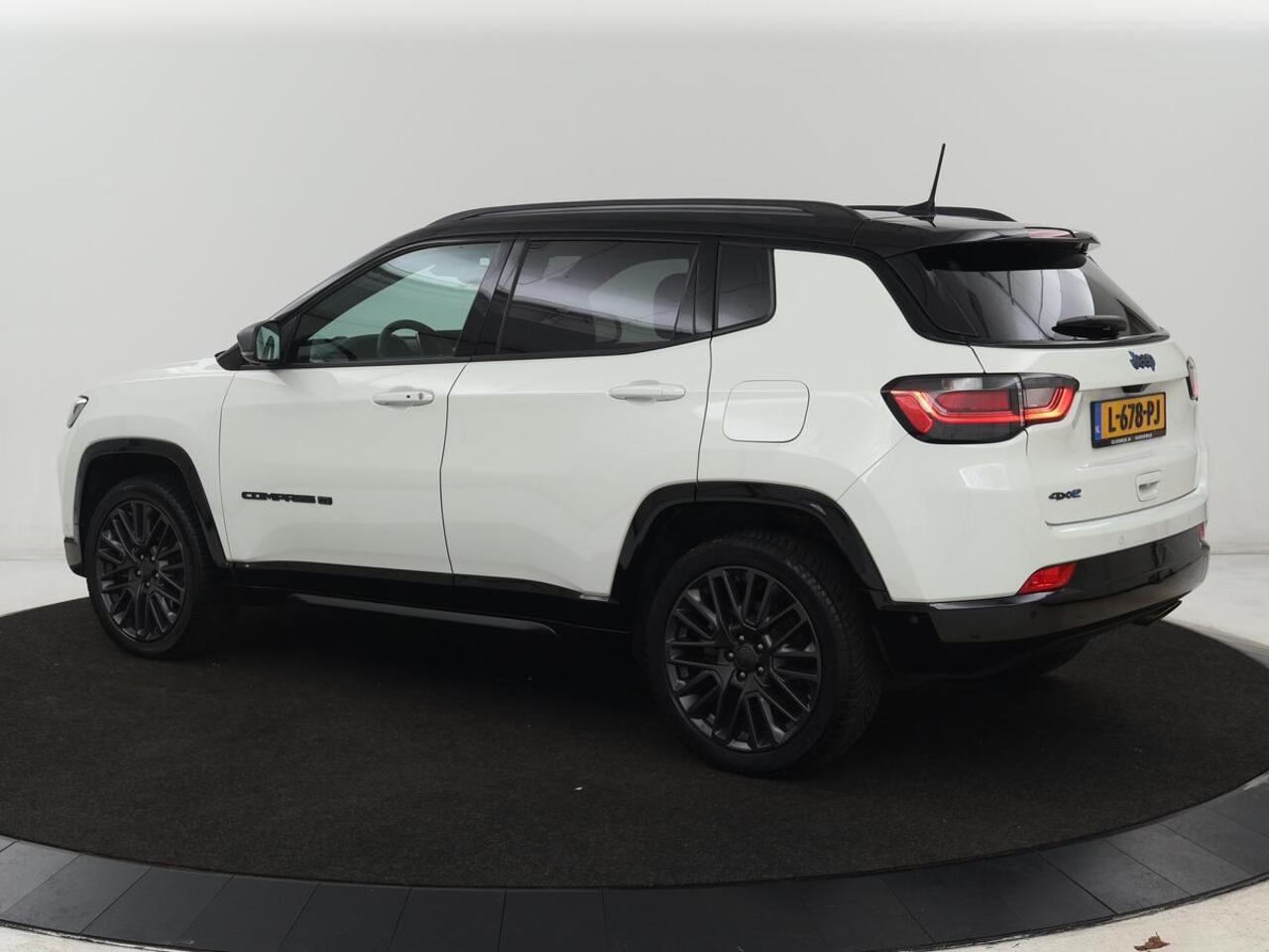 Jeep COMPASS 4xe 240 Plug-in Hybrid 80th Anniversary | SOH 80,5% | 360 Camera | Adaptive cruise | Full LED | Carplay | Keyless | Half leder | Navigatie | Park Assist | Climate control | PHEV