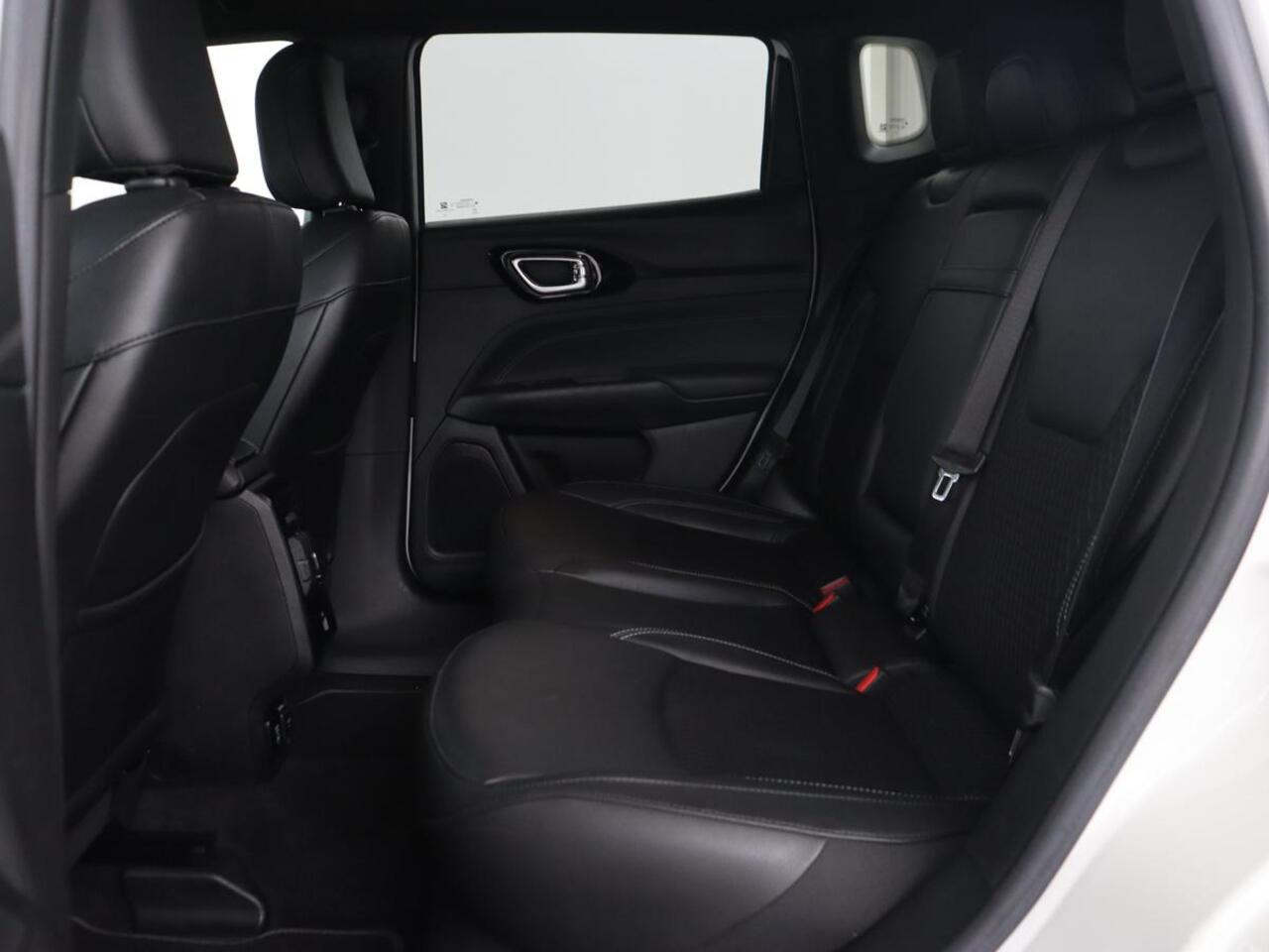 Jeep COMPASS 4xe 240 Plug-in Hybrid 80th Anniversary | SOH 80,5% | 360 Camera | Adaptive cruise | Full LED | Carplay | Keyless | Half leder | Navigatie | Park Assist | Climate control | PHEV