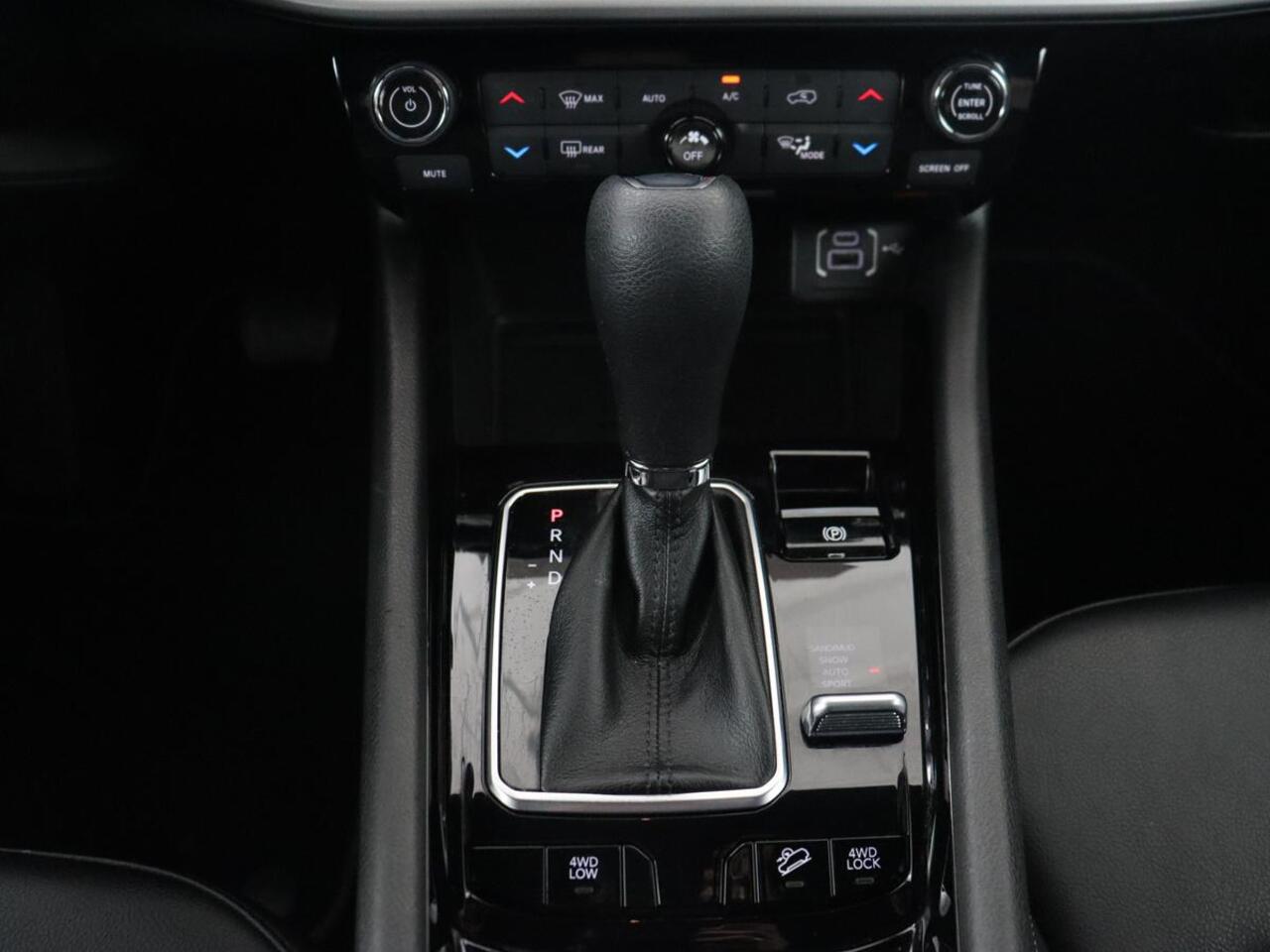 Jeep COMPASS 4xe 240 Plug-in Hybrid 80th Anniversary | SOH 80,5% | 360 Camera | Adaptive cruise | Full LED | Carplay | Keyless | Half leder | Navigatie | Park Assist | Climate control | PHEV