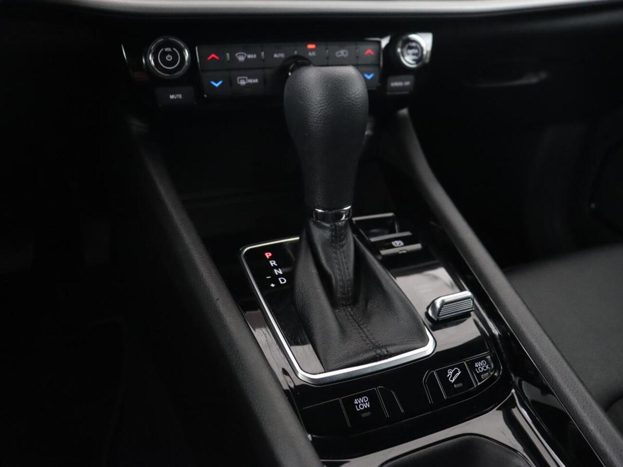 Jeep COMPASS 4xe 240 Plug-in Hybrid 80th Anniversary | SOH 80,5% | 360 Camera | Adaptive cruise | Full LED | Carplay | Keyless | Half leder | Navigatie | Park Assist | Climate control | PHEV