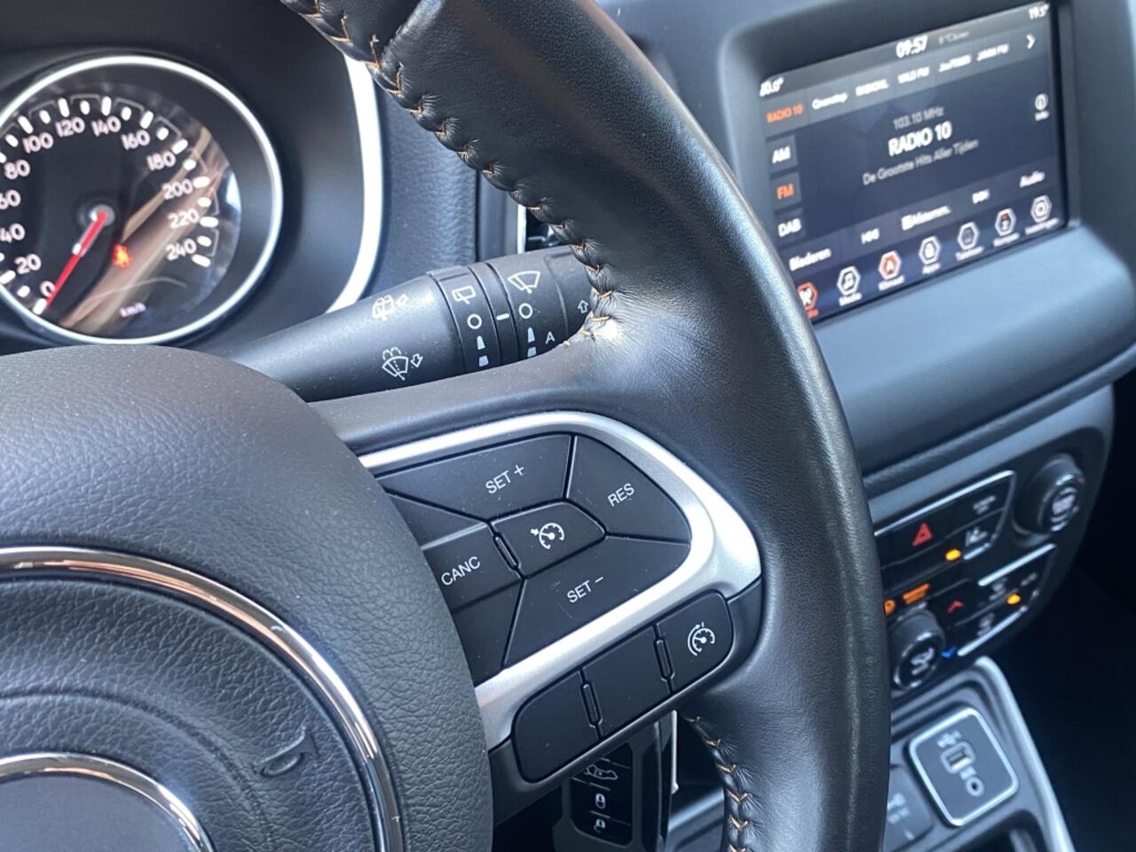 Jeep COMPASS 1.3T Longitude AIRCO CRUISE CARPLAY PDC DAB LMV