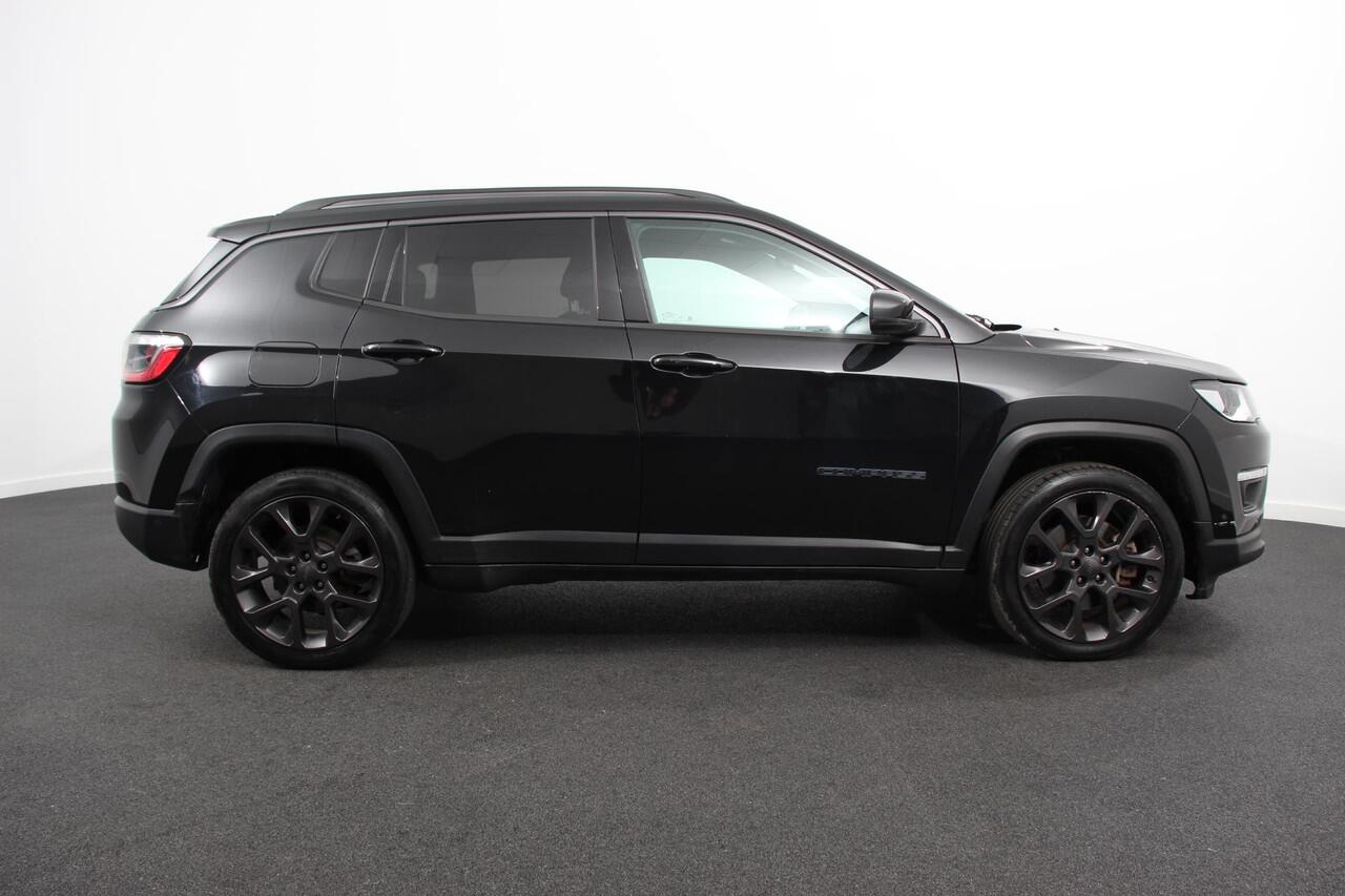 Jeep COMPASS 4xe 240 Plug-in Hybrid S Navigatie Apple Carplay/Android auto Climate Control Parkeersensoren Camera Elektrisch verstelbare bestuurderstoel Xenon koplampen Stoelverwarming Elektrische achterklep | Afneembare trekhaak