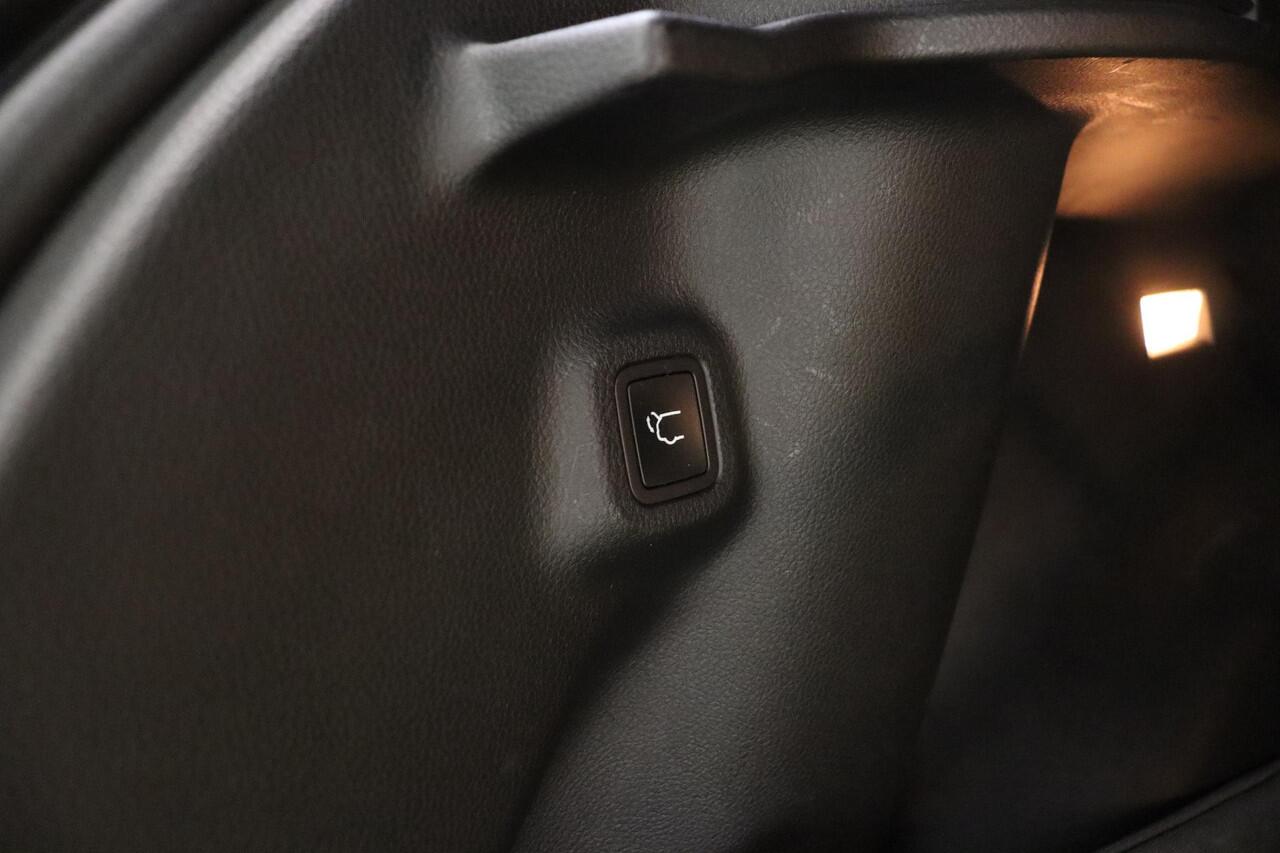 Jeep COMPASS 4xe 240 Plug-in Hybrid Electric S Automaat | Navigatie | Lederen bekleding | Camera | Keyless | Zwart dak | Dakrails | Lichtmetalen velgen black | Climate control