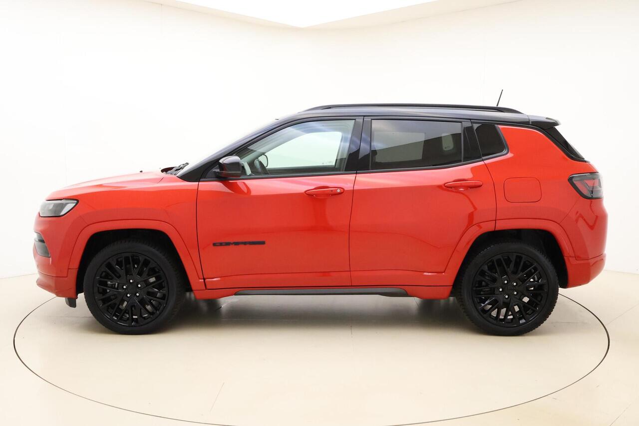 Jeep COMPASS 4xe 240 Plug-in Hybrid Electric S Automaat | Lederen bekleding | Navigatie | Stoel & Stuurverwarming | Climate control | Zwart dak | Extra getint glas | Parkeersensoren