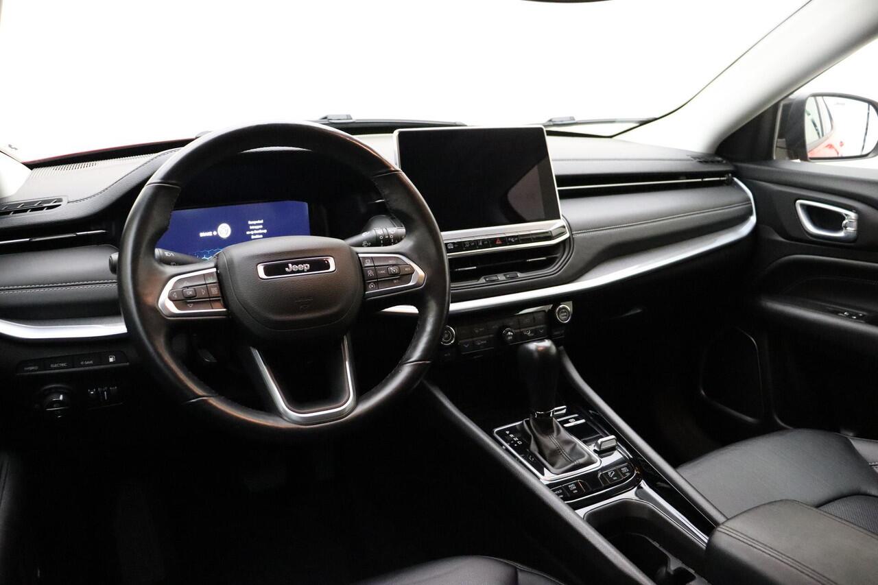 Jeep COMPASS 4xe 240 Plug-in Hybrid Electric S Automaat | Lederen bekleding | Navigatie | Stoel & Stuurverwarming | Climate control | Zwart dak | Extra getint glas | Parkeersensoren