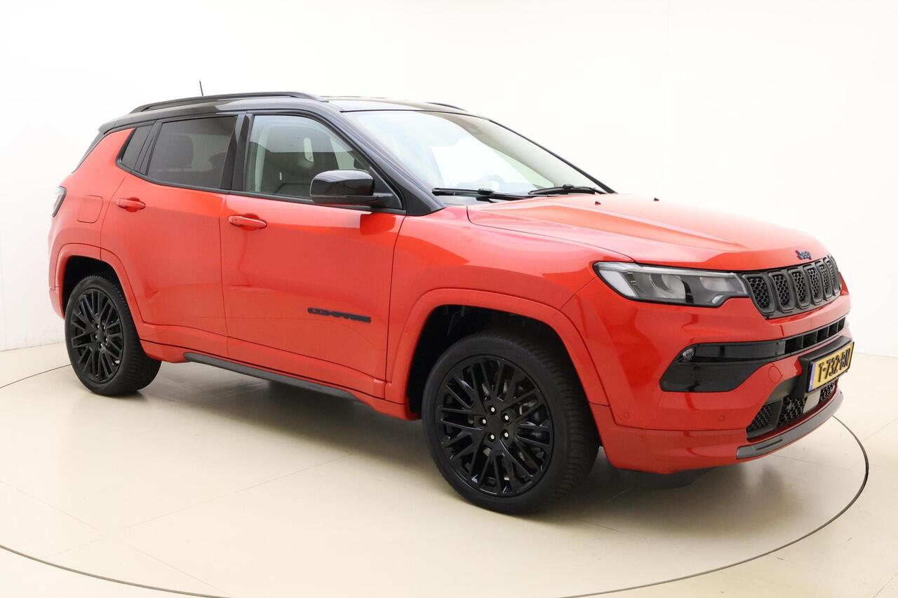 Jeep COMPASS 4xe 240 Plug-in Hybrid Electric S Automaat | Lederen bekleding | Navigatie | Stoel & Stuurverwarming | Climate control | Zwart dak | Extra getint glas | Parkeersensoren