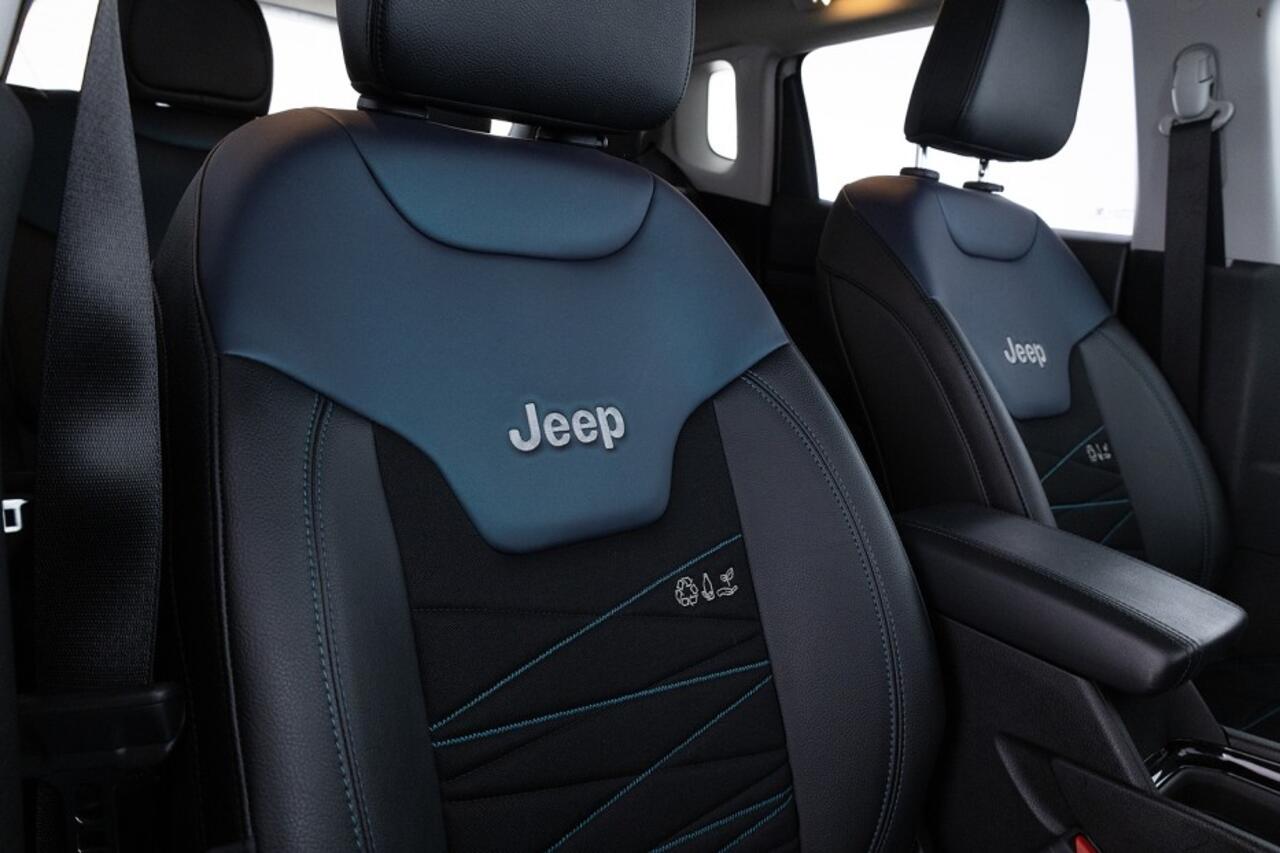 Jeep COMPASS 4 x e 240 Plug-in Hybrid Upland | Full LED | ECC | PDC | CARPLAY | Half LEDER