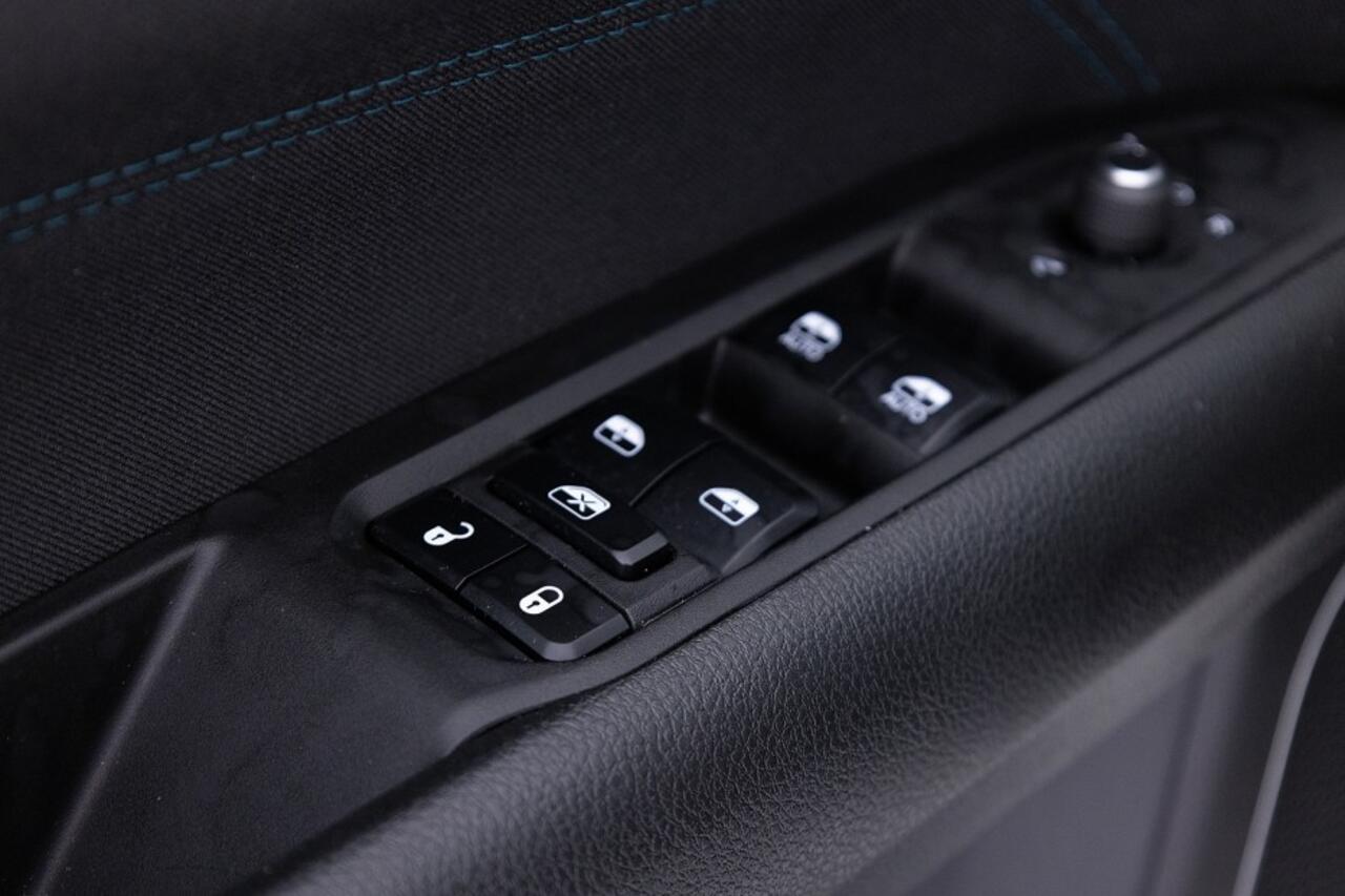 Jeep COMPASS 4 x e 240 Plug-in Hybrid Upland | Full LED | ECC | PDC | CARPLAY | Half LEDER