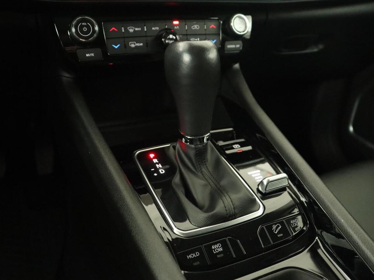 Jeep COMPASS 4xe 240 Plug-in Hybrid Electric S | Leder | Stoel & stuurverwarming | Adaptive cruise | Camera | Carplay | Keyless | Elektrische stoelen | 19'' | Digital Cockpit | Navigatie | PHEV | Plug In