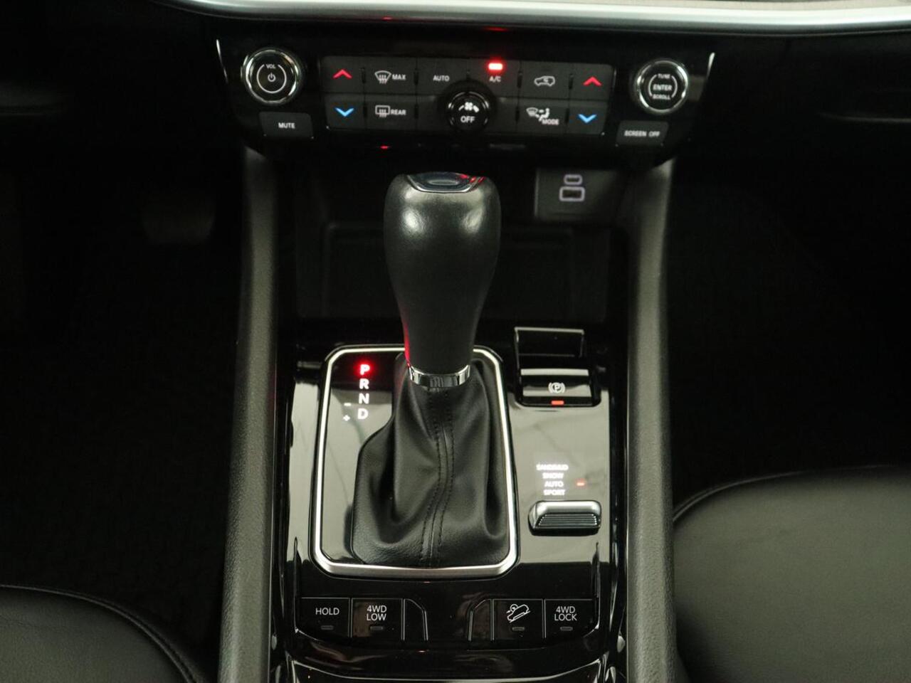 Jeep COMPASS 4xe 240 Plug-in Hybrid Electric S | Leder | Stoel & stuurverwarming | Adaptive cruise | Camera | Carplay | Keyless | Elektrische stoelen | 19'' | Digital Cockpit | Navigatie | PHEV | Plug In