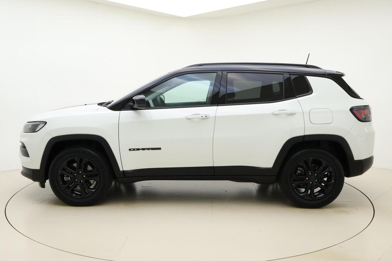 Jeep COMPASS 4xe 240 Plug-in Hybrid Electric S Automaat | Navigatie | Lederen bekleding | Camera | Keyless | Zwart dak | Dakrails | Lichtmetalen velgen black | Climate control