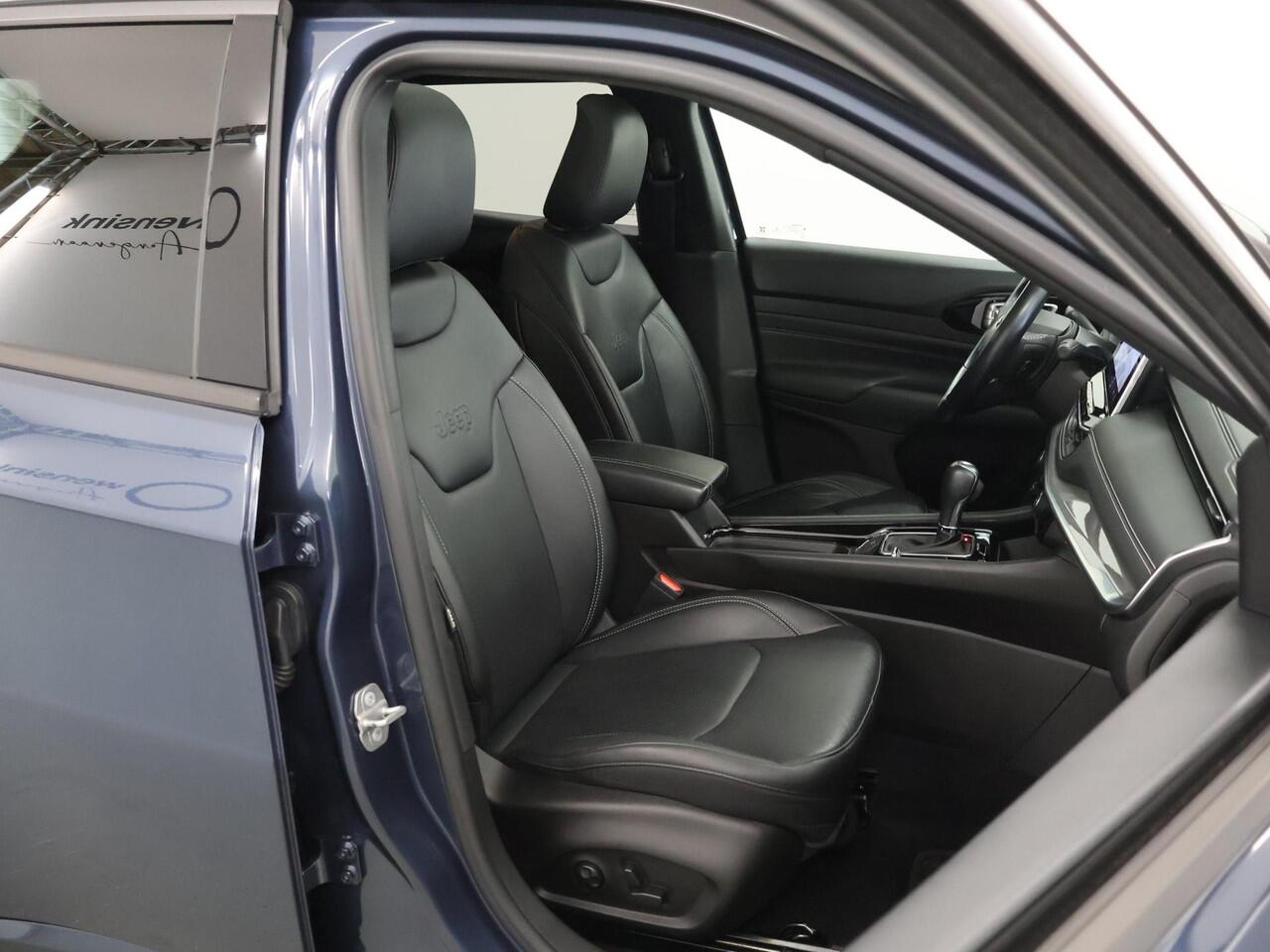 Jeep COMPASS 4xe 240 Plug-in Hybrid Electric S | Panoramadak | Navigatie | Parkeercamera | Stoelverwarming/Ventilatie | Keyless Go | Elektr. Achterklep |