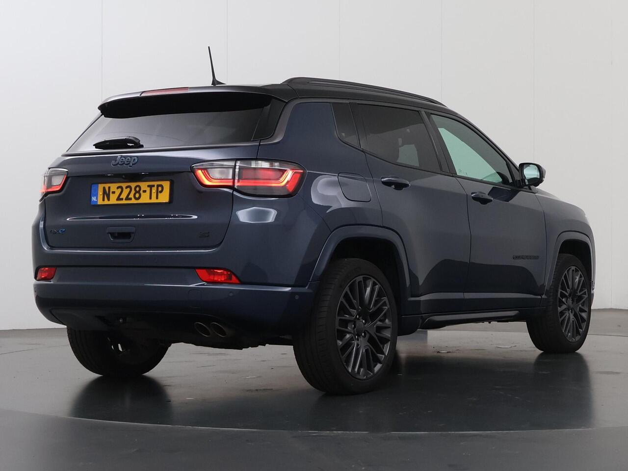 Jeep COMPASS 4xe 240 Plug-in Hybrid Electric S | Panoramadak | Navigatie | Parkeercamera | Stoelverwarming/Ventilatie | Keyless Go | Elektr. Achterklep |