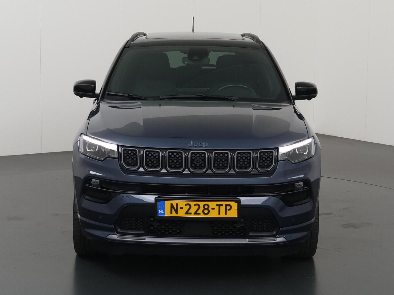 Jeep COMPASS 4xe 240 Plug-in Hybrid Electric S | Panoramadak | Navigatie | Parkeercamera | Stoelverwarming/Ventilatie | Keyless Go | Elektr. Achterklep |