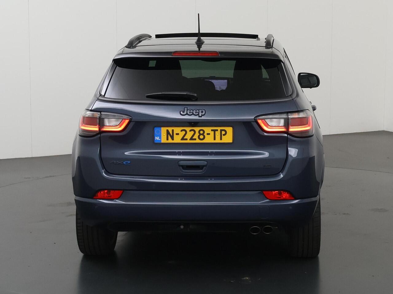 Jeep COMPASS 4xe 240 Plug-in Hybrid Electric S | Panoramadak | Navigatie | Parkeercamera | Stoelverwarming/Ventilatie | Keyless Go | Elektr. Achterklep |