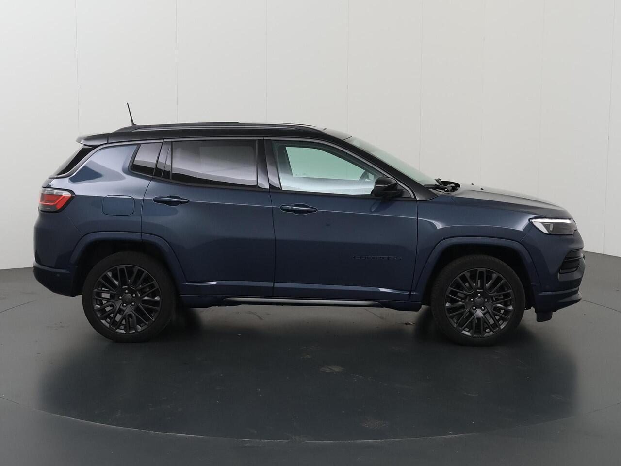 Jeep COMPASS 4xe 240 Plug-in Hybrid Electric S | Panoramadak | Navigatie | Parkeercamera | Stoelverwarming/Ventilatie | Keyless Go | Elektr. Achterklep |