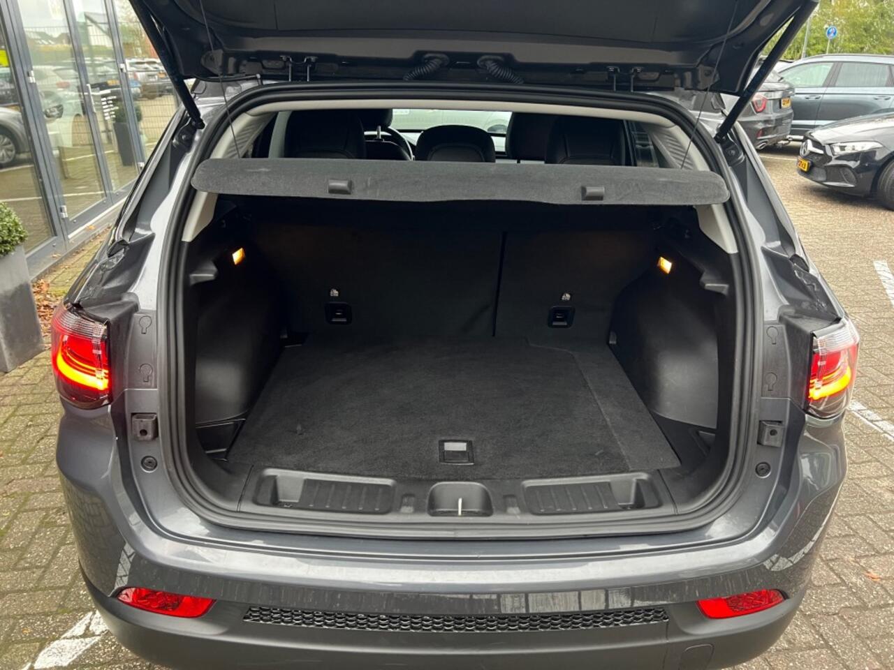 Jeep COMPASS 4XE 240 HYB. UPLAND