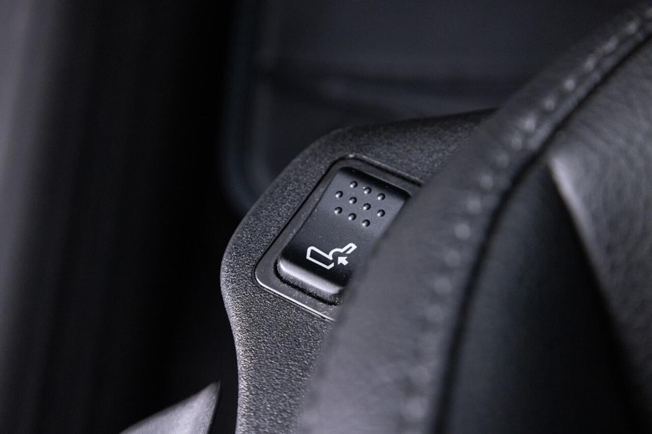 Jeep COMPASS 4 x e 240 Plug-in Hybrid Upland | Full LED | ECC | PDC | CARPLAY