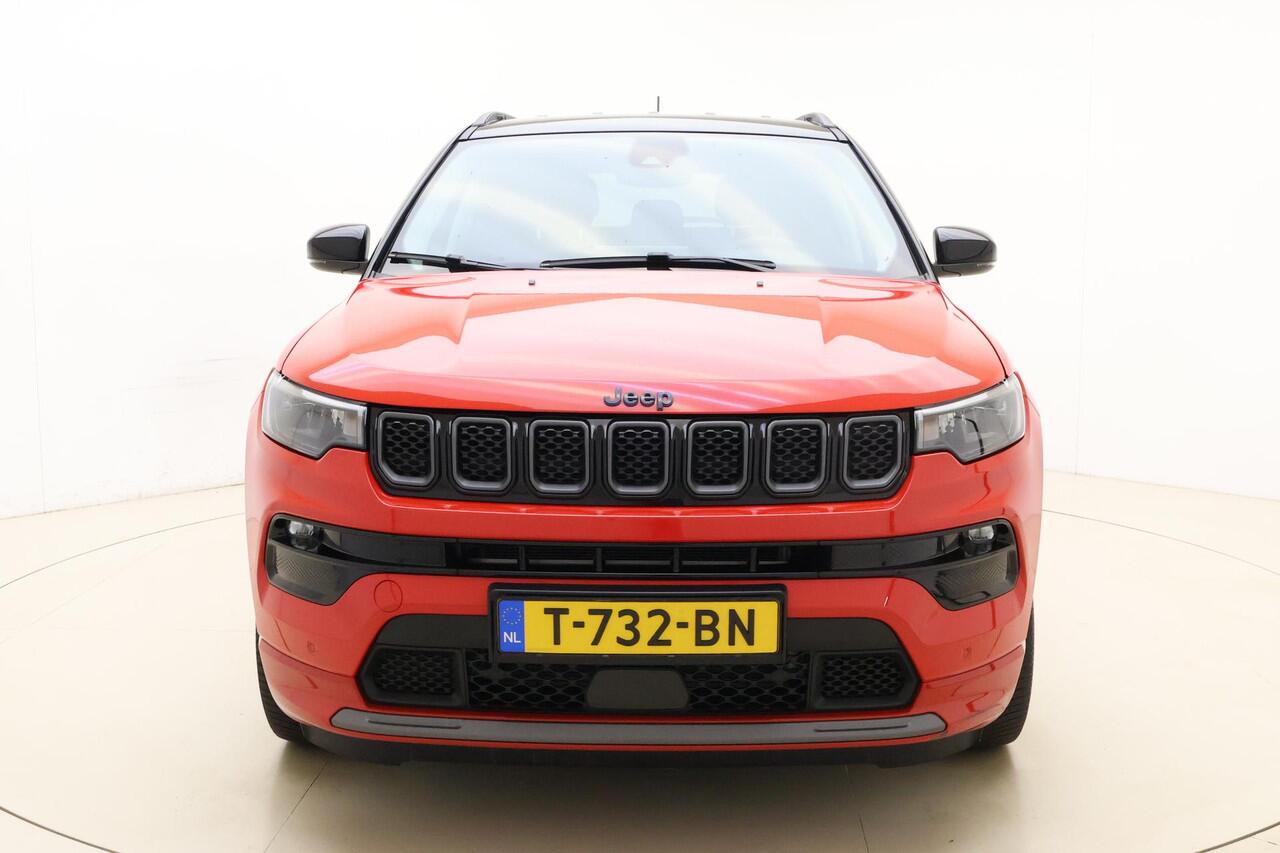 Jeep COMPASS 4xe 240 Plug-in Hybrid Electric S Automaat | Lederen bekleding | Navigatie | Stoel & Stuurverwarming | Climate control | Zwart dak | Extra getint glas | Parkeersensoren
