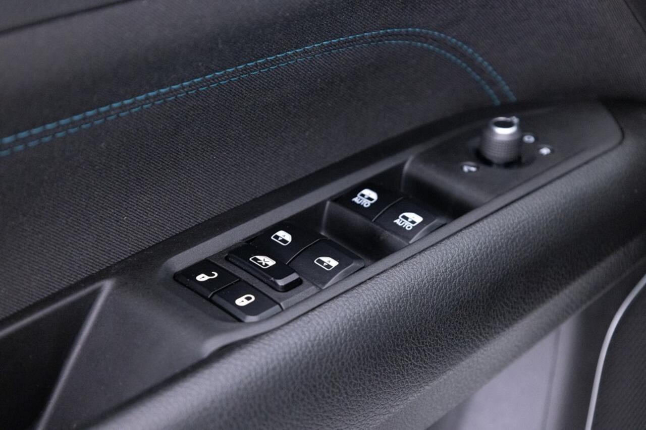 Jeep COMPASS 4 x e 240 Plug-in Hybrid Upland | Full LED | ECC | PDC | CARPLAY