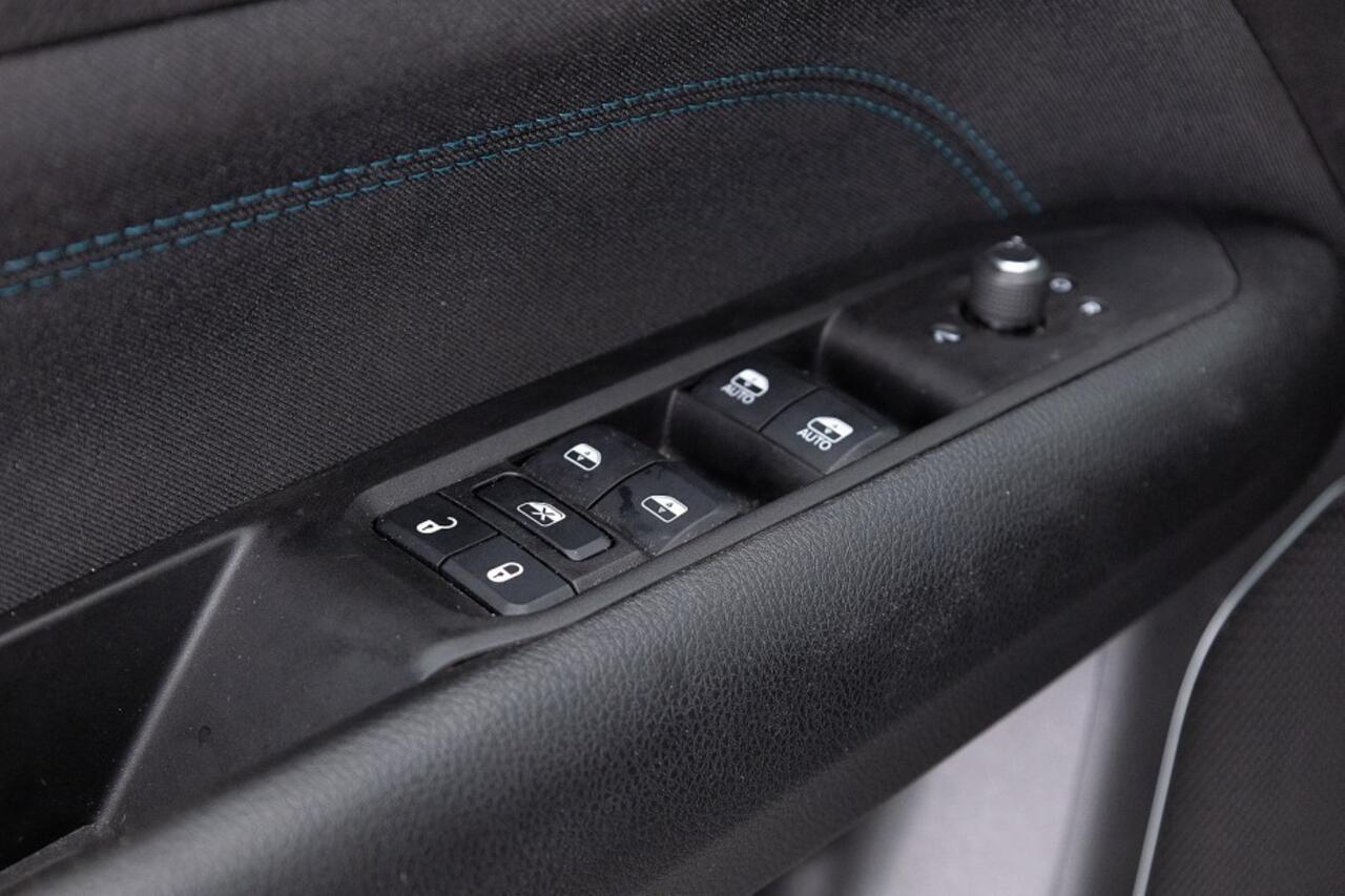 Jeep COMPASS 4 x e 240 Plug-in Hybrid Upland | Half LEDER | Camera | LED | CARPLAY