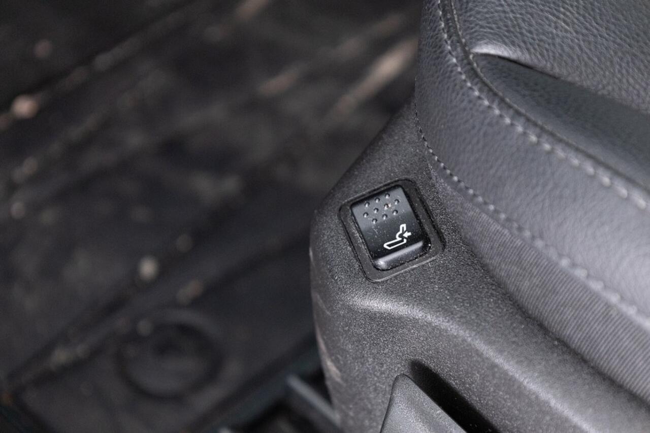 Jeep COMPASS 4 x e 240 Plug-in Hybrid Upland | Half LEDER | Camera | LED | CARPLAY