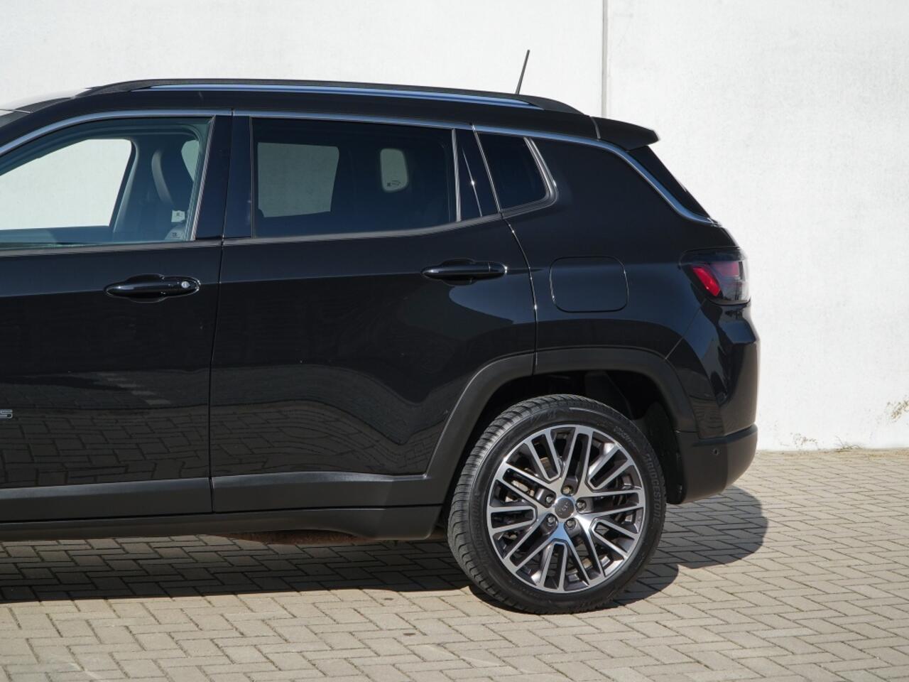 Jeep COMPASS 4xe 190 PK Hybrid Limited | Leder | Carplay | 360cam | 19"