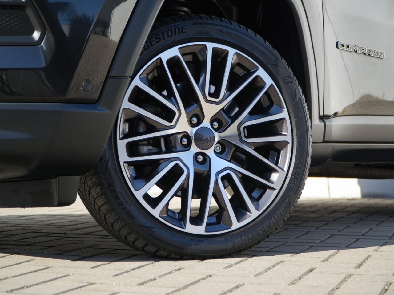 Jeep COMPASS 4xe 190 PK Hybrid Limited | Leder | Carplay | 360cam | 19"