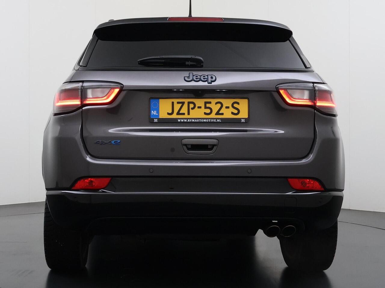 Jeep COMPASS 1.3T 4 x e 240 | 80th Anniversary VAN ¤ 26.900,- VOOR ¤24.440,- UW LENTEVOORDEEL ¤ 2.460,-! | PHEV 4WD| STOEL + STUURVERWARMING| ADAPTIVE CRUISE CONTROL| ACHTERUITRIJCAMERA| ELEKTRISCHE STOELEN| KEYLESS| 19 INCH! |SUPER COMPLEET UITGEVOERD! |