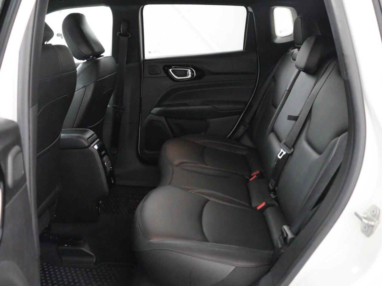 Jeep COMPASS 4xe 240 Plug-in Hybrid Electric S | Leder | 360 camera | Stoelventilatie | Adaptive cruise | Alpine Sound | Carplay | Navigatie | PHEV