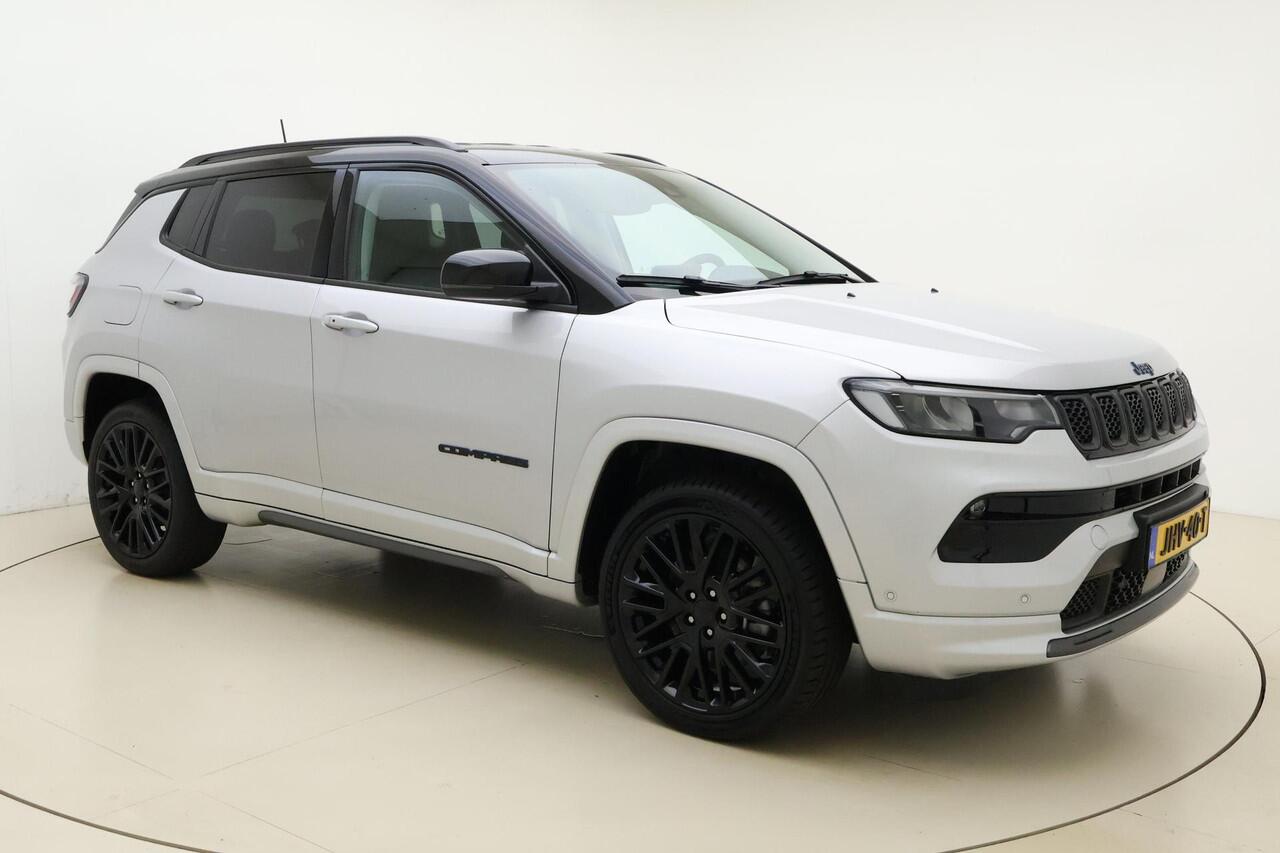 Jeep COMPASS 4xe 240 Plug-in Hybrid Electric S Automaat | Navigatie | Lederen bekleding | Camera | Keyless | Zwart dak | Lichtmetalen velgen black | Extra getint glas