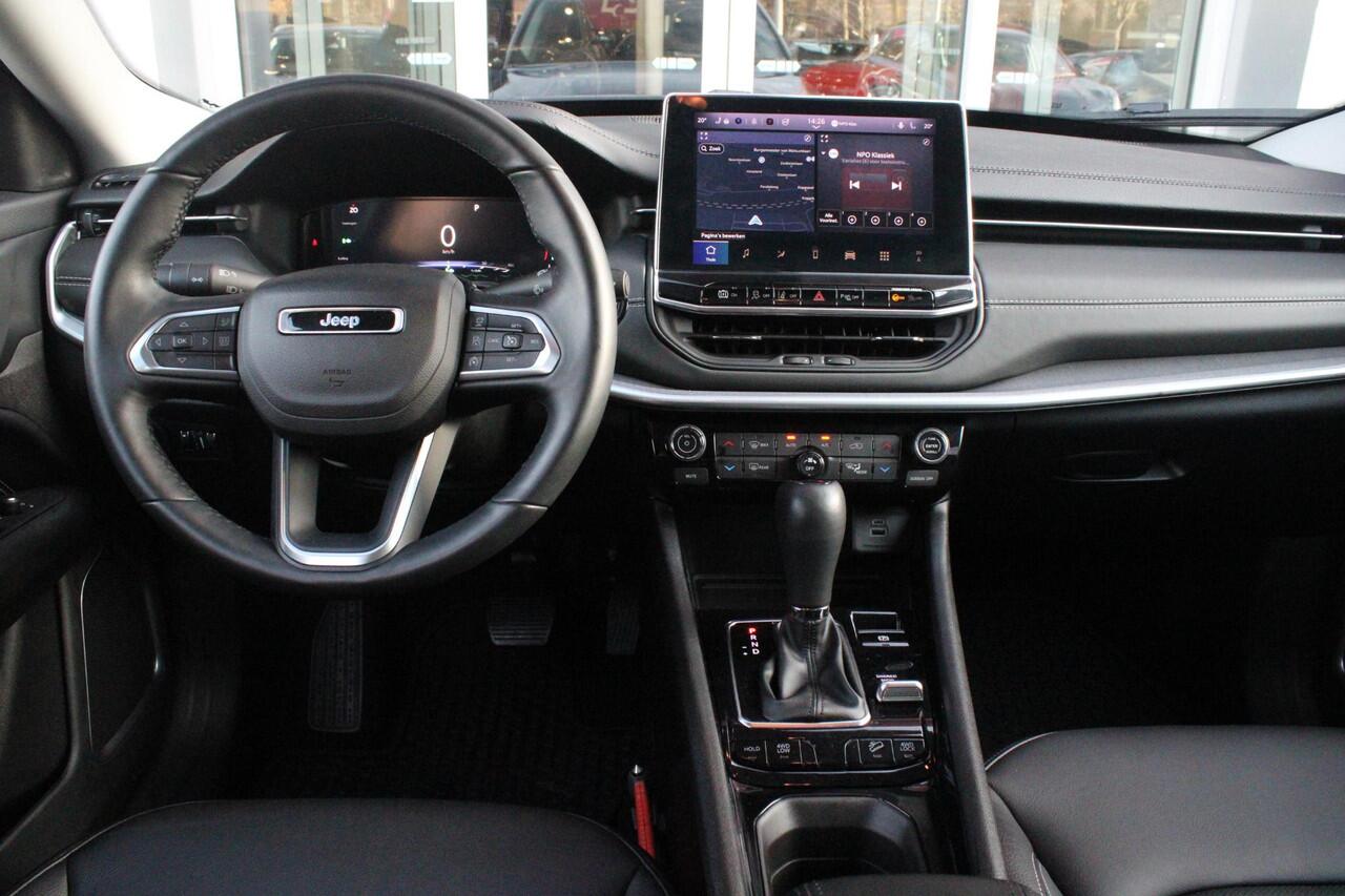 Jeep COMPASS 4xe 240PK Plug-in Hybrid ELECTRIC S | PANORAMSICH SCHUIF/KANTEL DAK | STOEL/STUUR VERWARMING | ALL SEASON BANDEN | 19" LICHTMETALEN VELGEN "GLOSSY BLACK" | ELEKTRISCH BEDIENBARE BESTUURDERSSTOEL | LEDEREN BEKLEDING | ADAPTIVE CRUISE CONTROL | NAVIGATIE | 