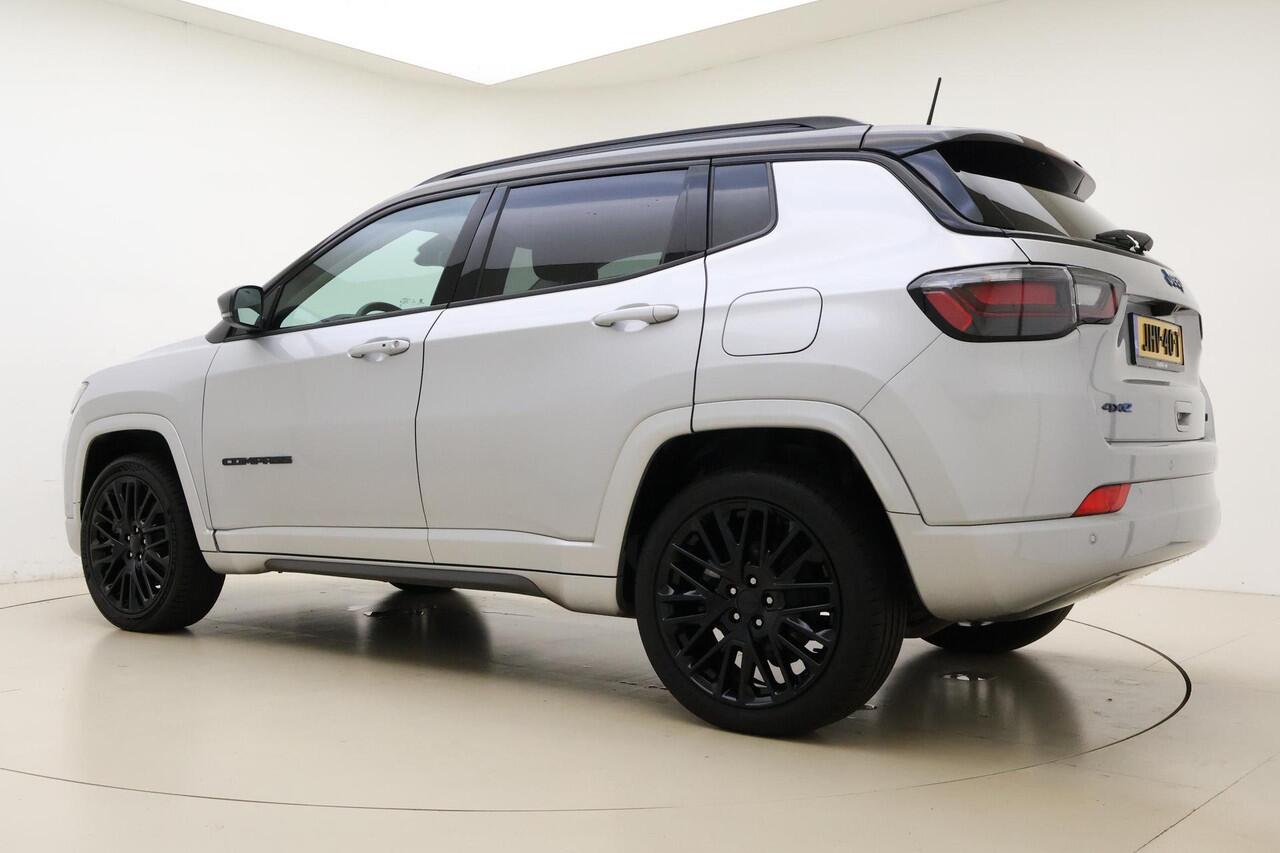 Jeep COMPASS 4xe 240 Plug-in Hybrid Electric S Automaat | Navigatie | Lederen bekleding | Camera | Keyless | Zwart dak | Lichtmetalen velgen black | Extra getint glas
