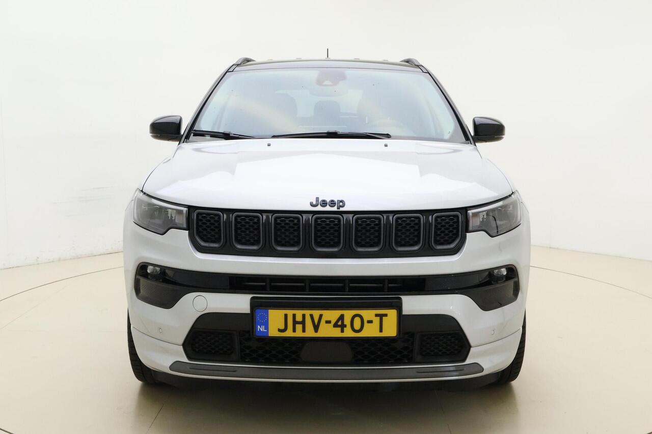 Jeep COMPASS 4xe 240 Plug-in Hybrid Electric S Automaat | Navigatie | Lederen bekleding | Camera | Keyless | Zwart dak | Lichtmetalen velgen black | Extra getint glas
