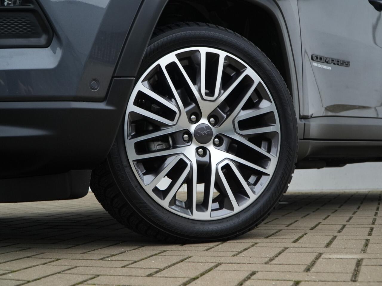 Jeep COMPASS 1.5T e-Hybrid 130 PK Upland | Navi | Carplay | 360Cam | 19"