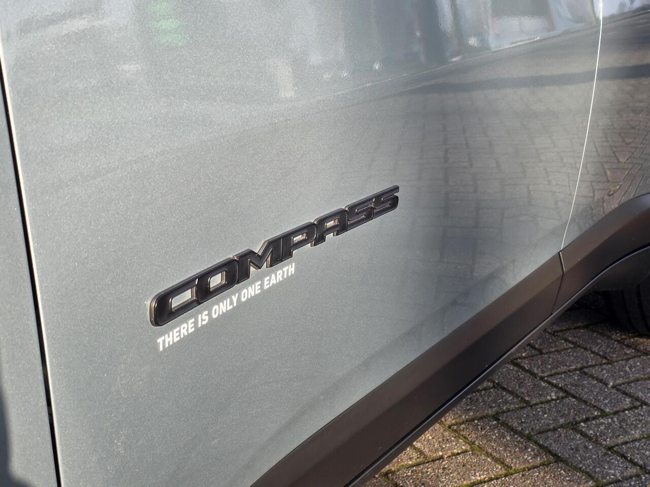 Jeep COMPASS 4xe 240 Plug-in Hybrid Electric Upland | SOH 91% | PDC + Camera| Navigatie | LM Velgen | ECC |