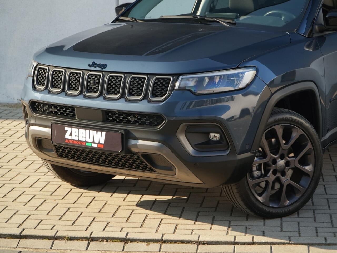 Jeep COMPASS 4xe 240 PK Hybrid Trailhawk | Pano | Leder | 360cam | Winter