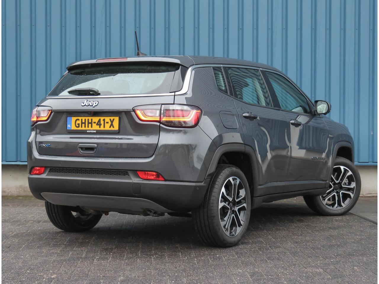 Jeep COMPASS 4XE 190pk Altitude Automaat | Plug-in Hybrid | Dodehoek detectie | 360° Camera | Adaptieve Cruise Control | Stoel & stuurverwarming | Apple Carplay/ Android Auto