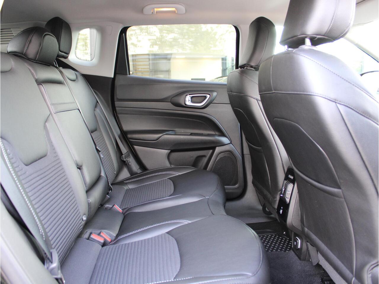 Jeep COMPASS 1.5T e-Hybrid Altitude Automaat | Navi / Camera / Stoelverwarming