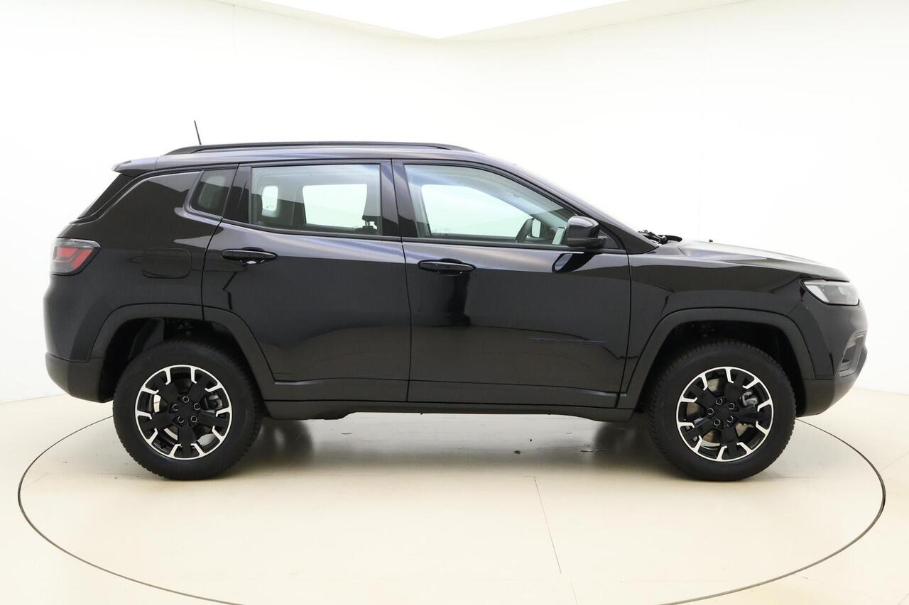 Jeep COMPASS 4xe 240 Plug-in Hybrid Electric Overland | Navigatie via Carplay | Camera | Keyless | Lichtmetalen velgen | Cruise control | Dakrails | Half leder
