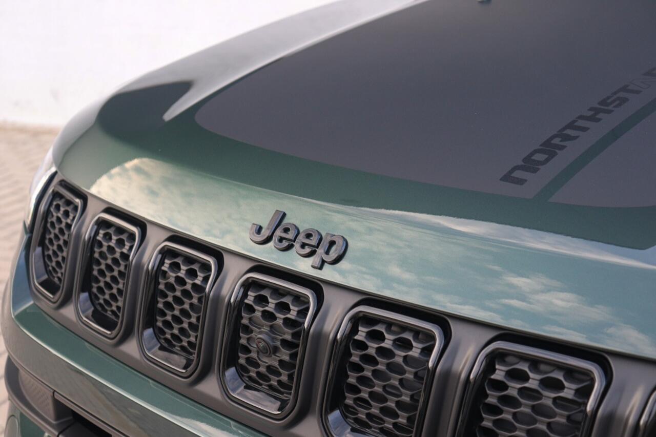 Jeep COMPASS 4xe 240 PK Hybrid North Star | Pano | Safety | Winter | 18"