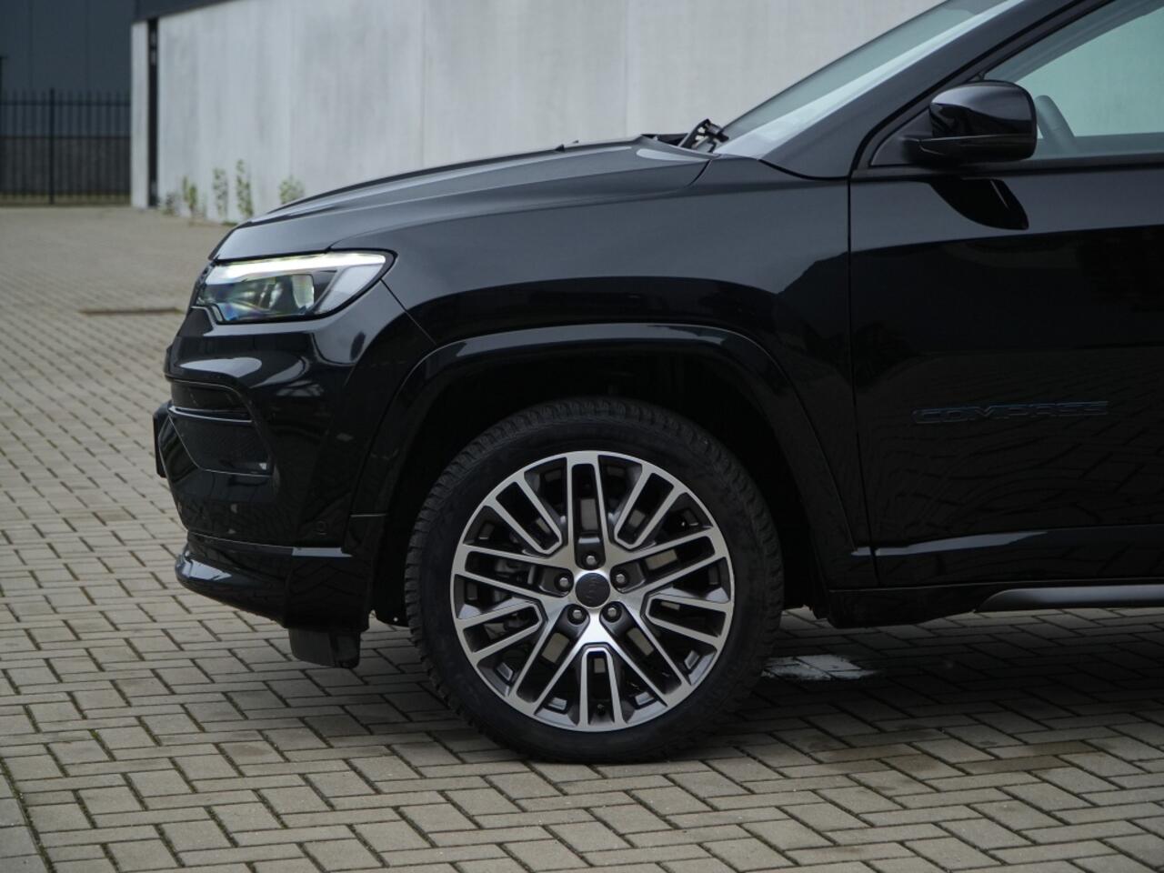 Jeep COMPASS 4xe 240 PK Hybrid Summit | Leder | Winter | Navi | Premium | 19"